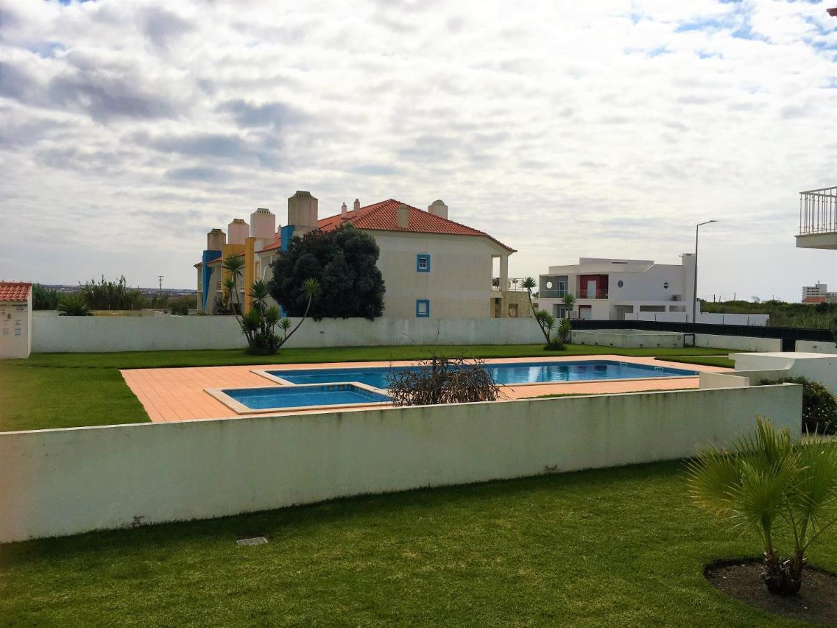 Palmeiras Apartement - T1 Com Piscina باليال المظهر الخارجي الصورة