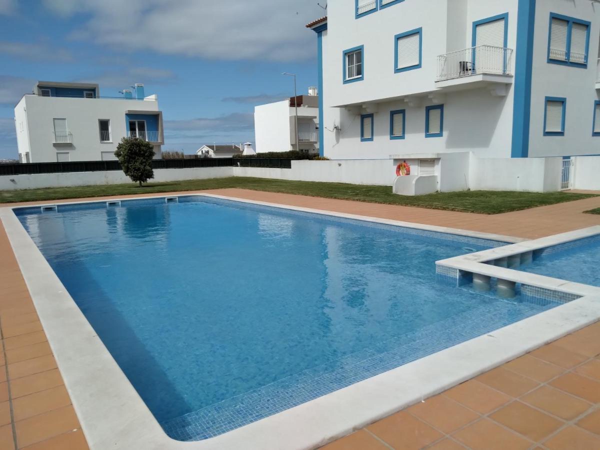 Palmeiras Apartement - T1 Com Piscina باليال المظهر الخارجي الصورة